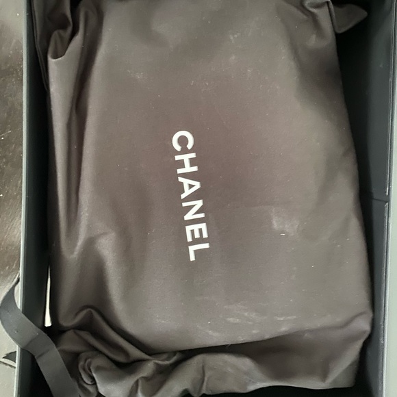 Chanel Medium Black Chevron Boy Bag Silver - Picture 6 of 15